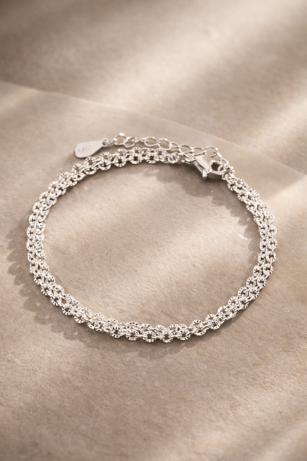 Rhaevn Lien — Bracelet of the Invisible Bond